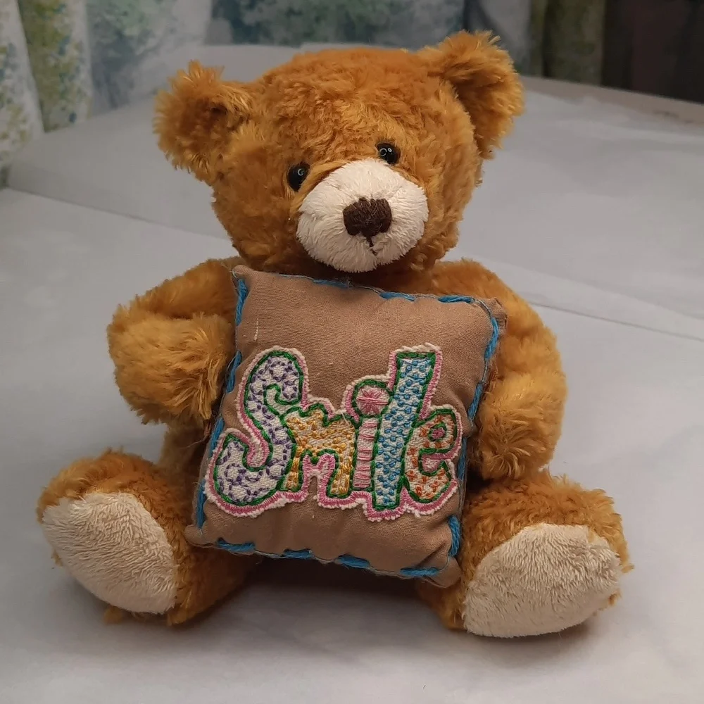 Plushland Smile Teddy 2006 plush Teddy Bear